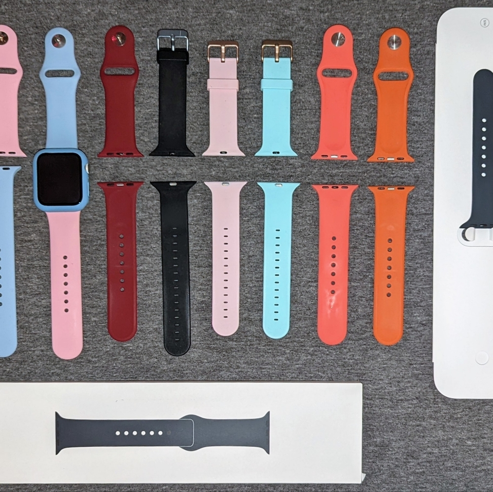 Apple Watch Series 4-44mm + Bands